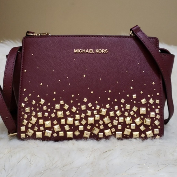 Michael Kors Handbags - Michael Kors Selma Stud Medium Messenger Bag